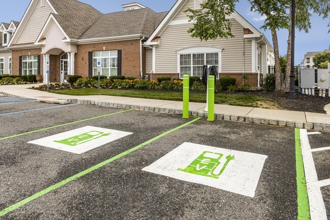 Photo - Barclay Glen Apartments