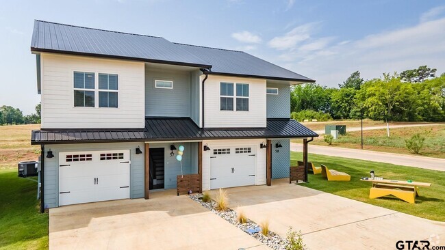 Building Photo - 625 Papillon Rd Rental