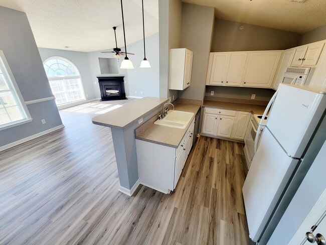 Photo - Available August 2025!– 3477 Forest Dale D...