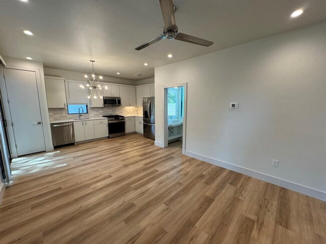 Photo - 1133 Walton Ln