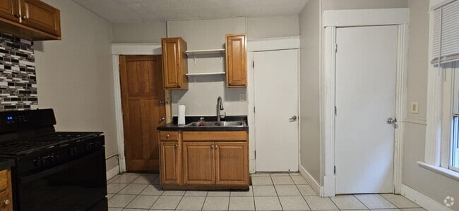 Building Photo - 585 Case Ave Unit 2 Rental