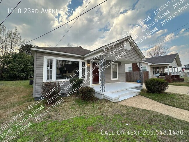 Photo - 1010 23rd Ave E