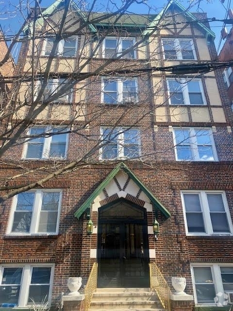 Building Photo - 63 W 39th St Unit 103 Rental