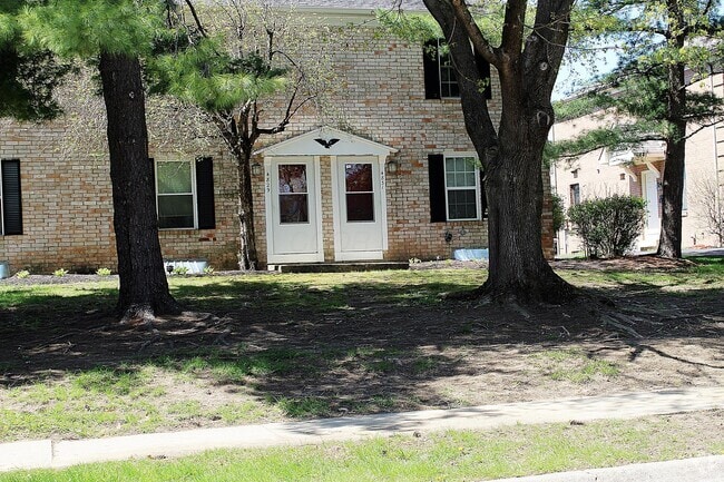 Building Photo - 4829 Dierker Rd Rental