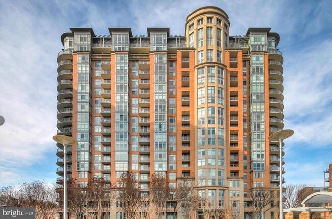 Building Photo - 8220 Crestwood Heights Dr Unit 613