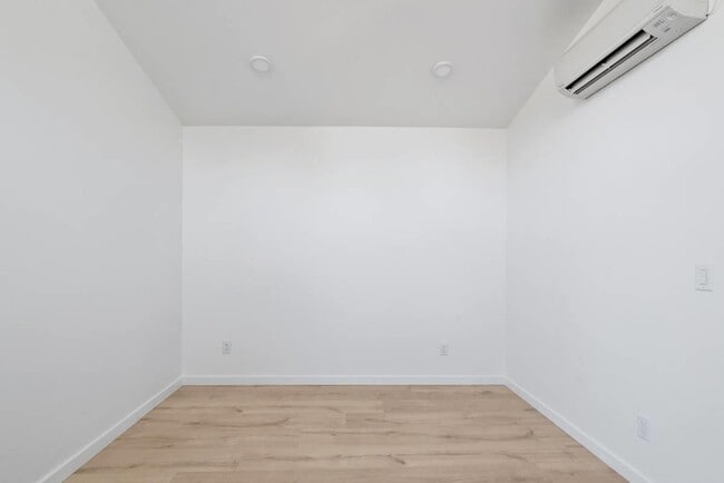 Photo - 1570 7th Ave