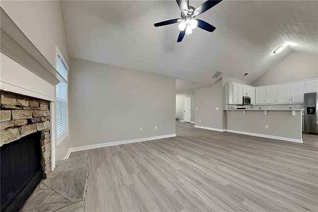 Photo - 230 Lake Valley Dr SW