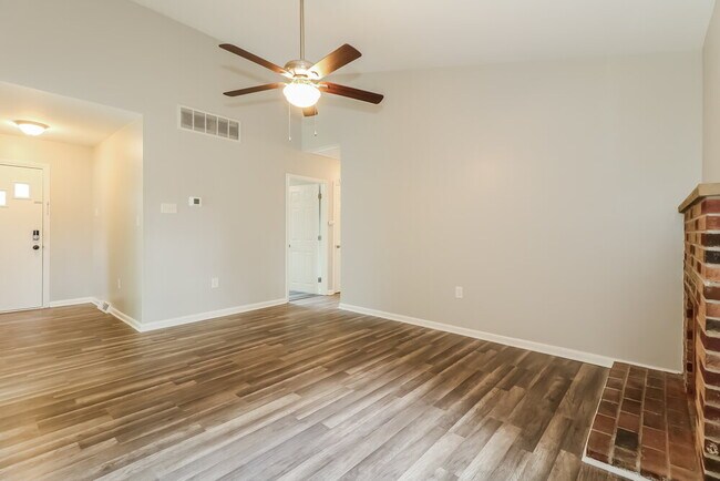 Photo - 244 Mantua Blvd