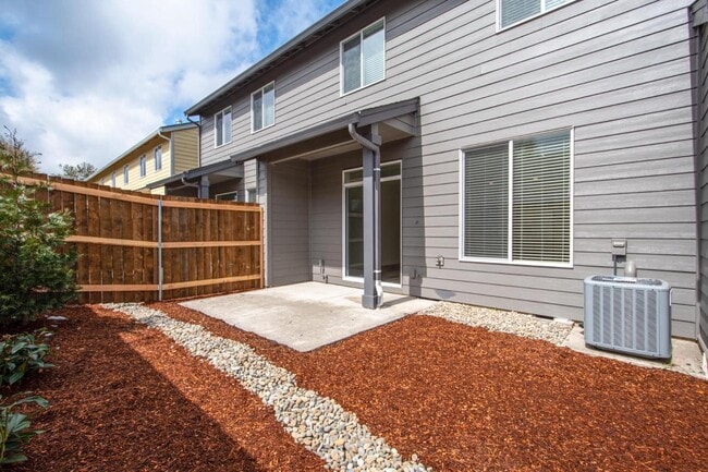 7618 NE 71st Pl