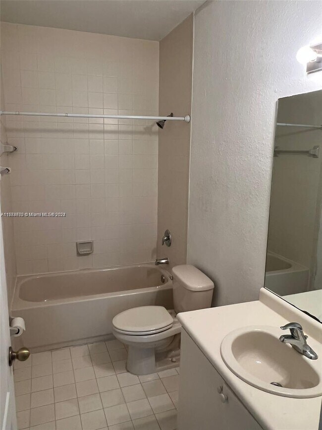 Photo - 1666 SE 27th Ct Unit 208