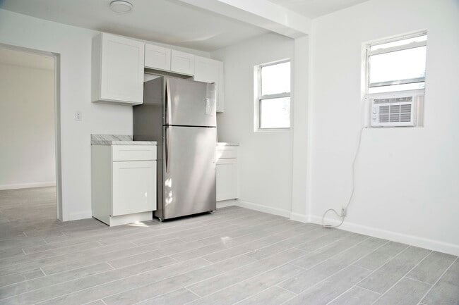 Building Photo - 1323 N Federal Hwy Unit 1 Rental