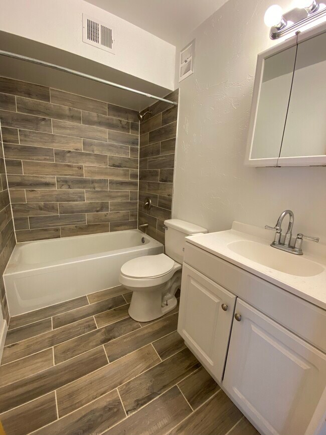 Photo - THE VILLAGES SOUTH 320 Unit F