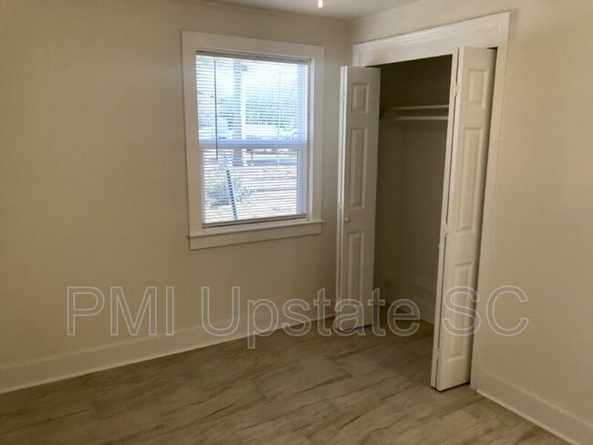 Photo - 201 Chandler Dr Unit Apt 1B