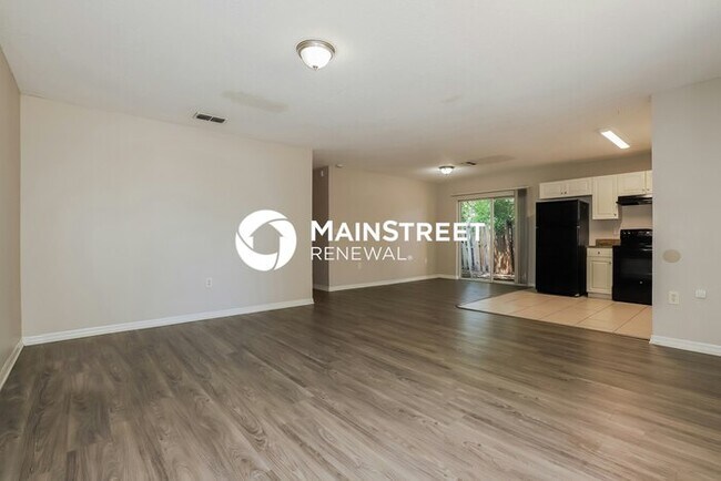 Photo - 3 Bedroom Pet-Friendly Home in St Petersburg, FL with Main Street Renewal