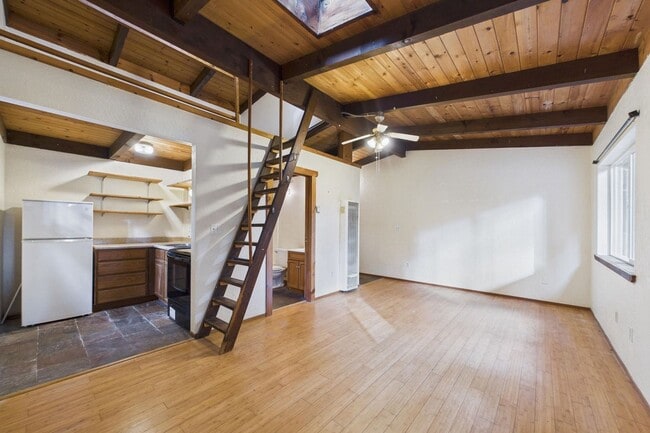 Photo - 2910 Greenbriar Ln Unit B