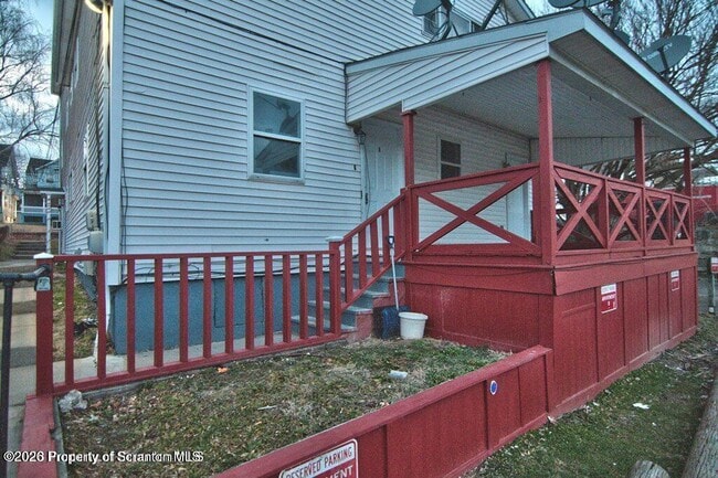 Building Photo - 1418 N Main St