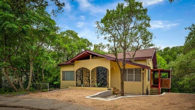 Photo - 18111 Lakeshore Dr