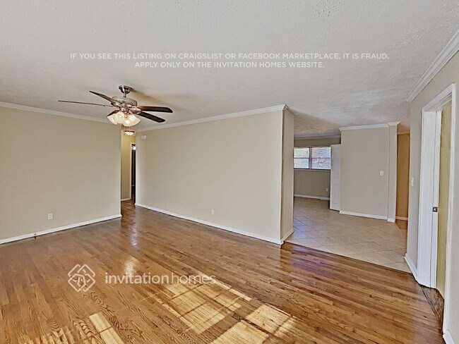Photo - 227 Evergreen Dr SE