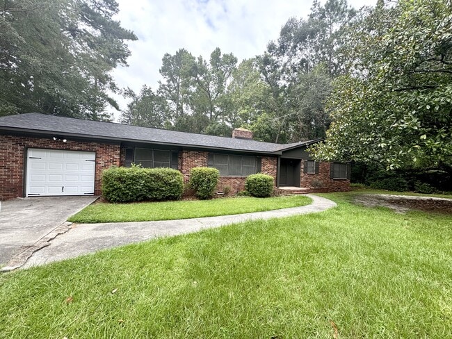 Building Photo - 110 N Edgewood Dr Rental