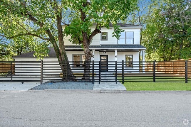 Building Photo - 6211 Culberson St Rental