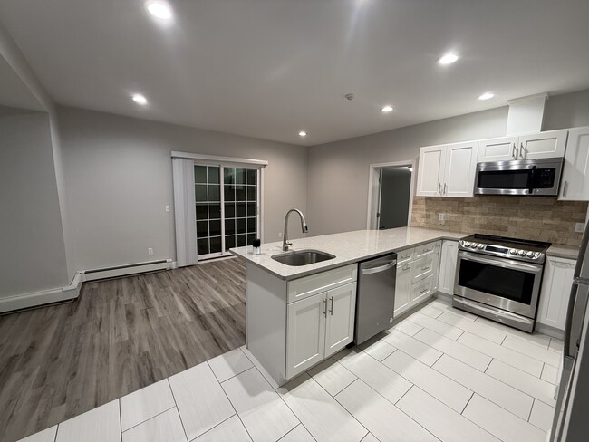 Building Photo - 19 Rose St Unit #2