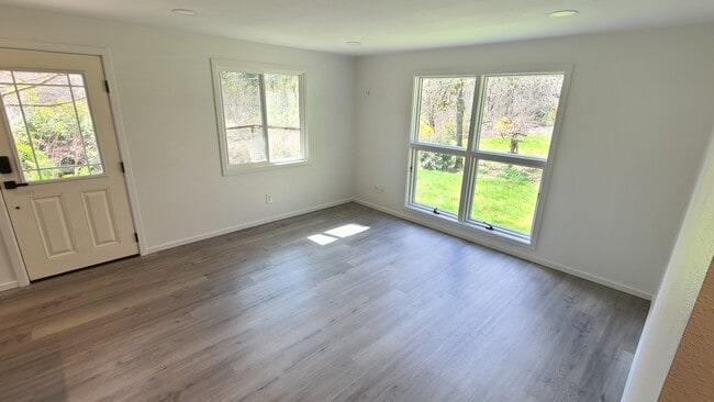 Photo - 13716 Kelly Rd NE