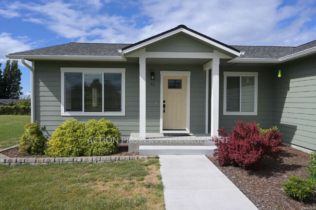 Photo - 2 bed + office, 2 bath home in Sequim