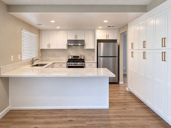 20410 Mesa Oak Dr