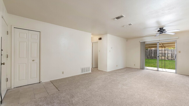 Photo - 4710 Casa Bello St