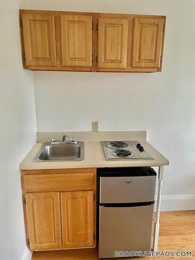 Photo - 1061 Beacon St Unidad 11