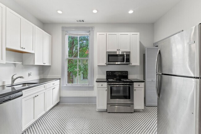 Photo - 21 W 36th St Unit 3