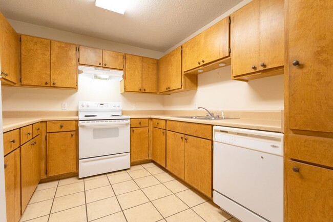 Photo - 824 Folmar St
