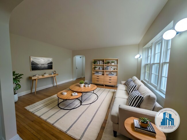 Photo - 2559-2559 Bloor St W Unit 109