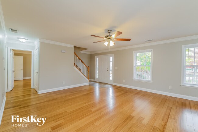 Photo - 5819 Willowdale Dr