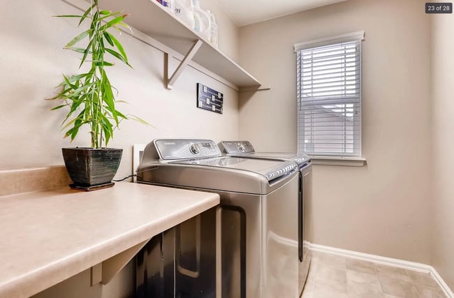 Photo - 12932 Norway Maple St