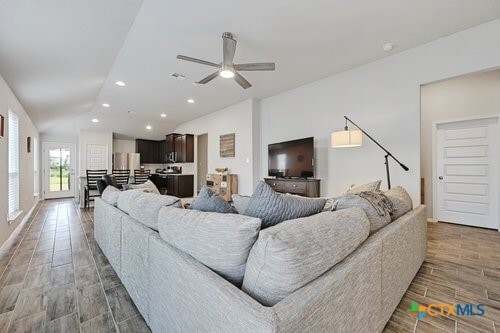 Photo - 155 Lyndon Dr