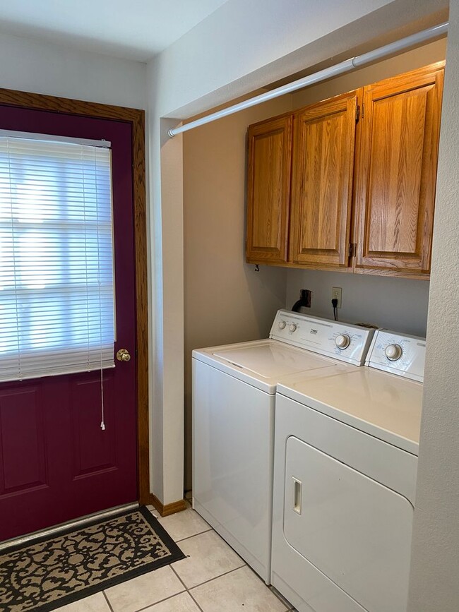 Photo - Large Home for Rent on Airway Dr, Beautiful Backyard Views!