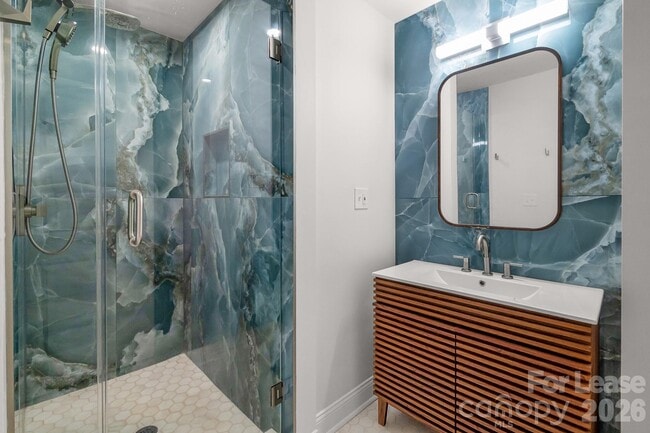 Photo - 812 E 18th St