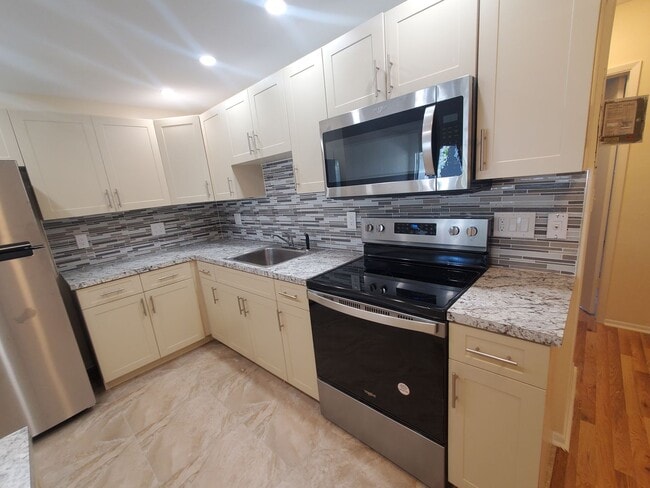 Photo - Maybury Mansions Unit 206