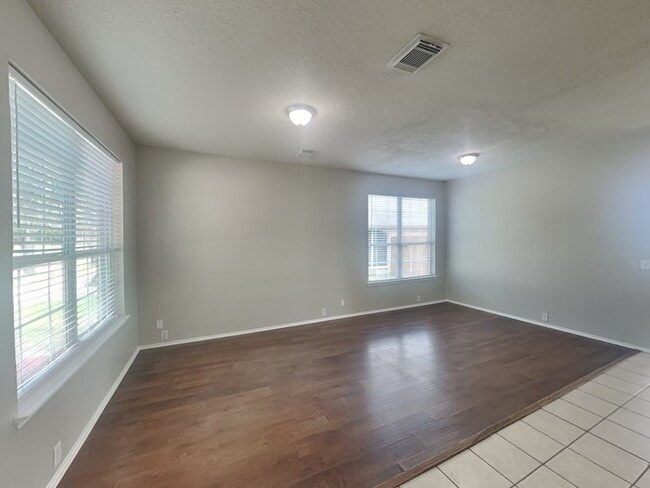 Photo - 18810 Woodglen Shadows Dr