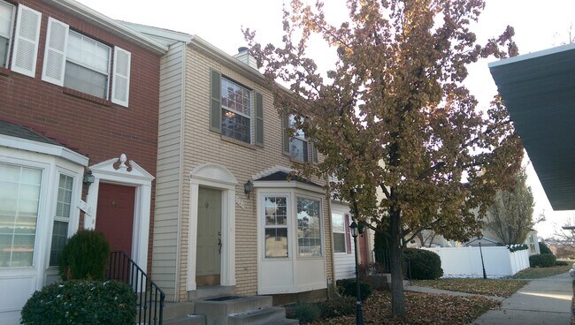 Photo - Great Town Home in Fantastic Location