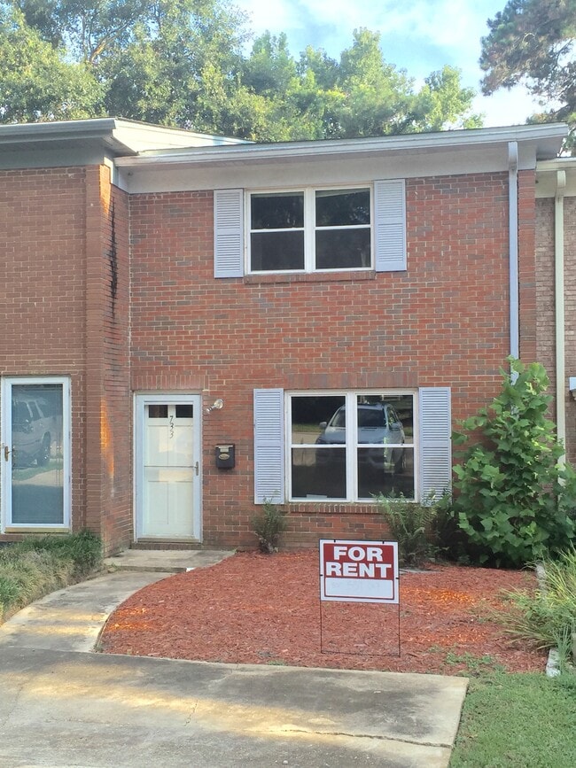 Photo - 733 E College Ave