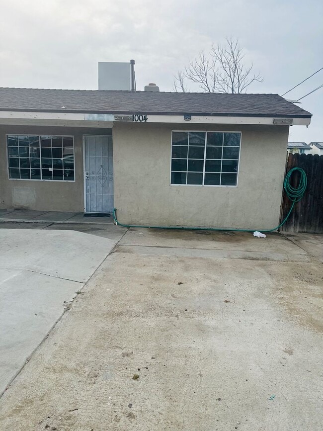 Building Photo - 1004- 06 Unit 1004 McCurdy Dr.