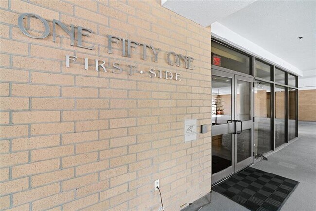 Photo - 151 Fort Pitt Blvd