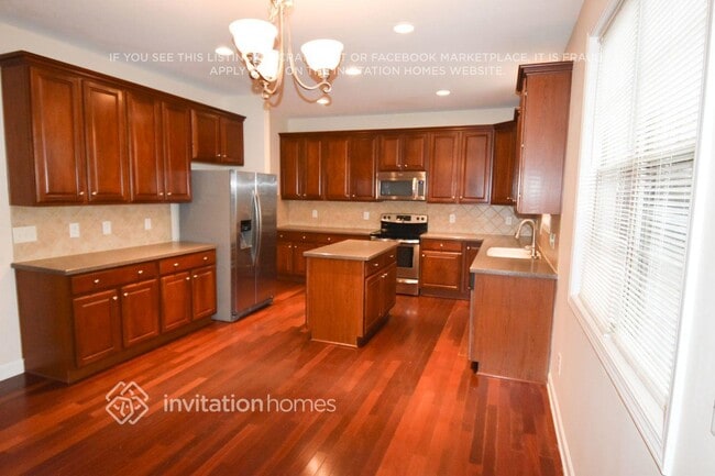 Photo - 335 Oak Alley Trail