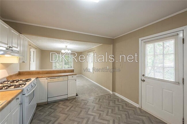 Photo - 808 Meadow Pl