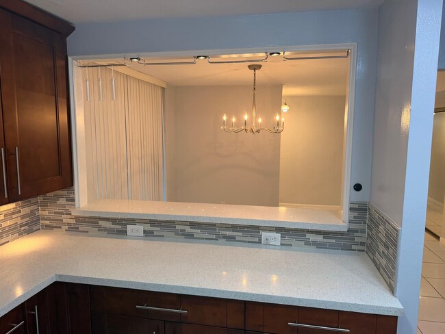 Photo - 410 NW 214th St