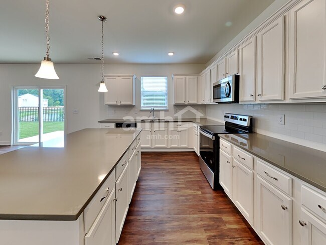 Photo - 868 Carnaby Ln