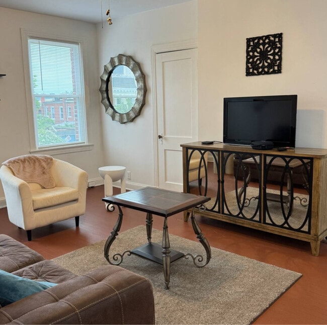 Photo - 441 Manor Pl NW Unit Apt 3