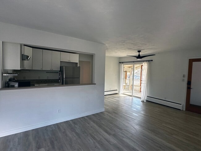 Building Photo - 1895 Alpine Ave.